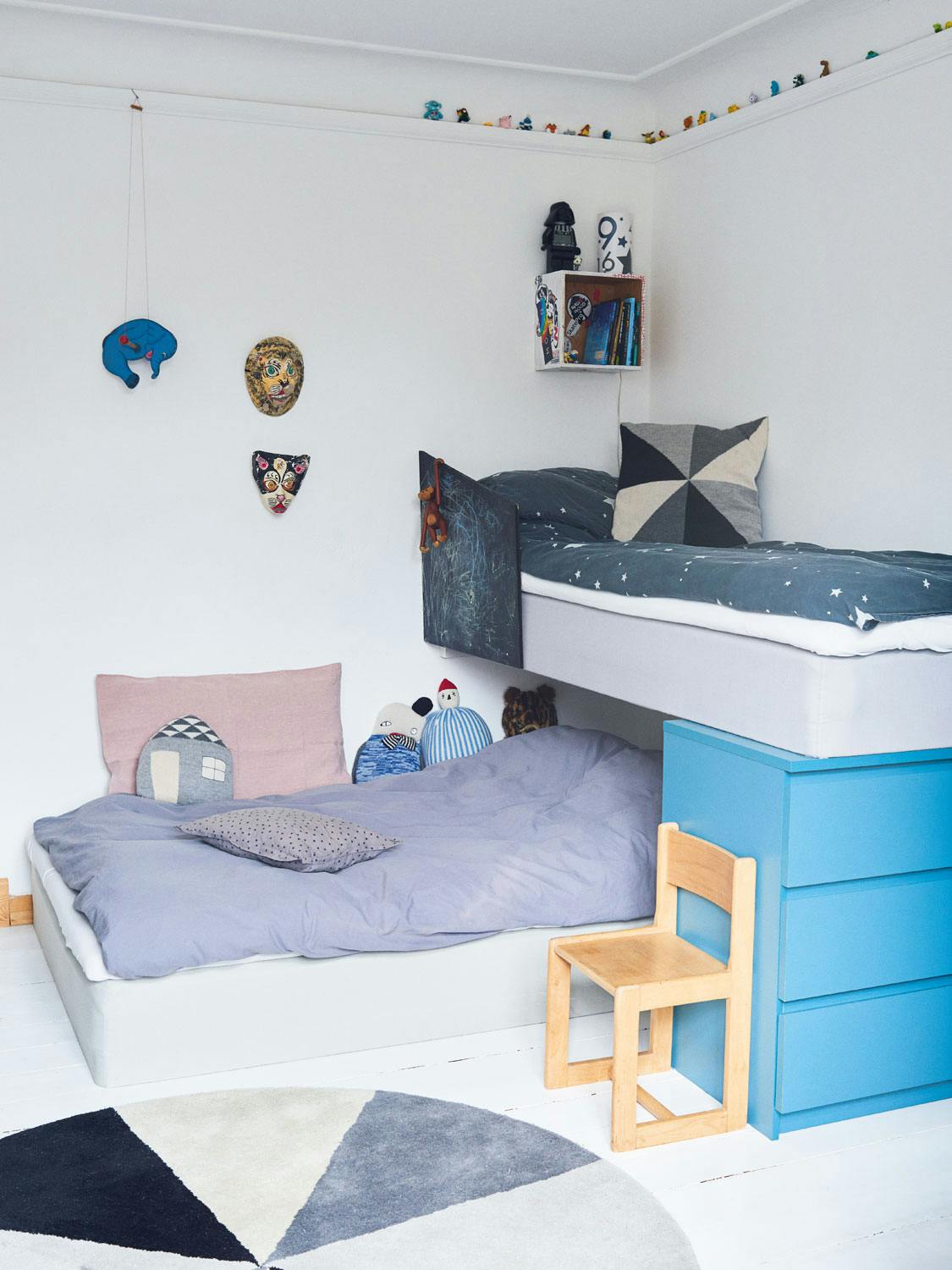 Køyeseng på en ikeakommode hjemmelagd køyeseng på en Ikea-kommode